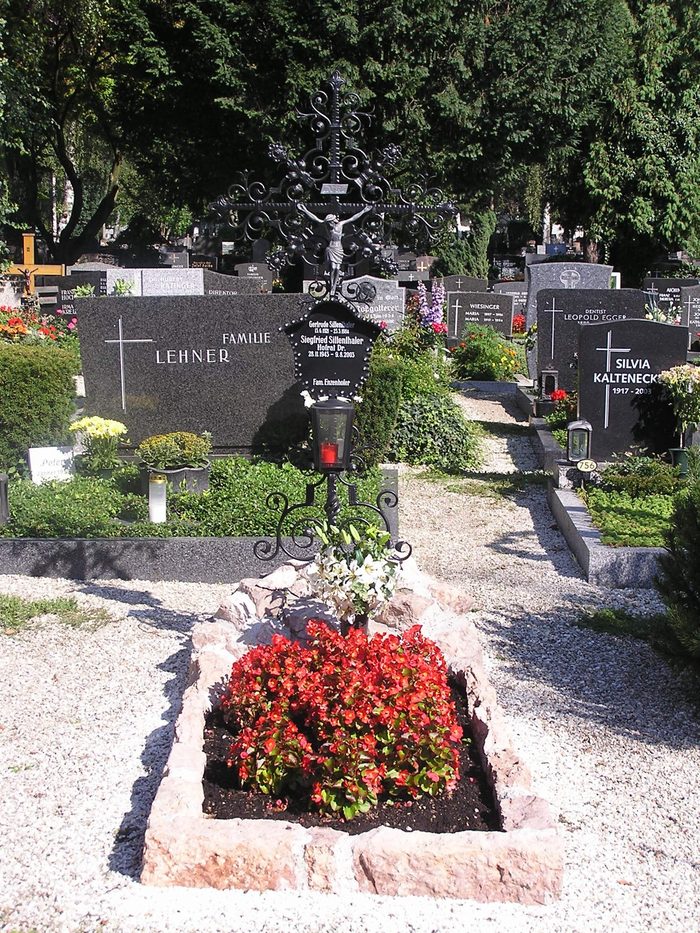 Schmiedeeisenkreuze – Beispiel 4, Lentia Marmor
