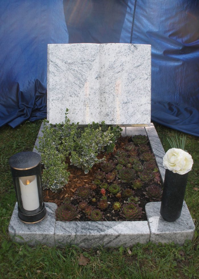 Urnengrab – Beispiel 9, Lentia Marmor