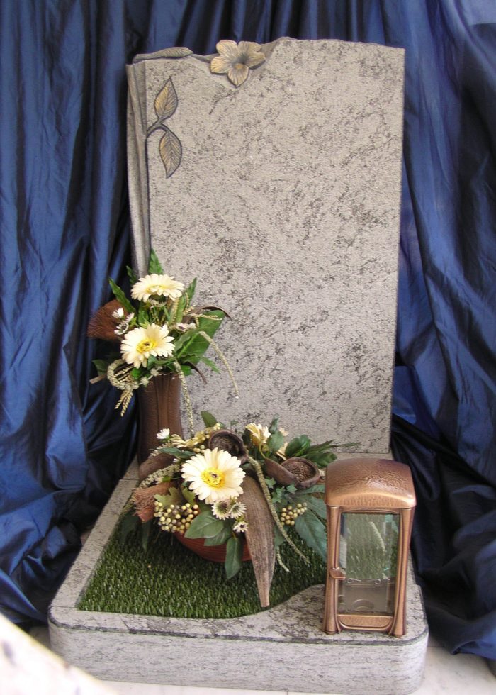 Urnengrab – Beispiel 15, Lentia Marmor