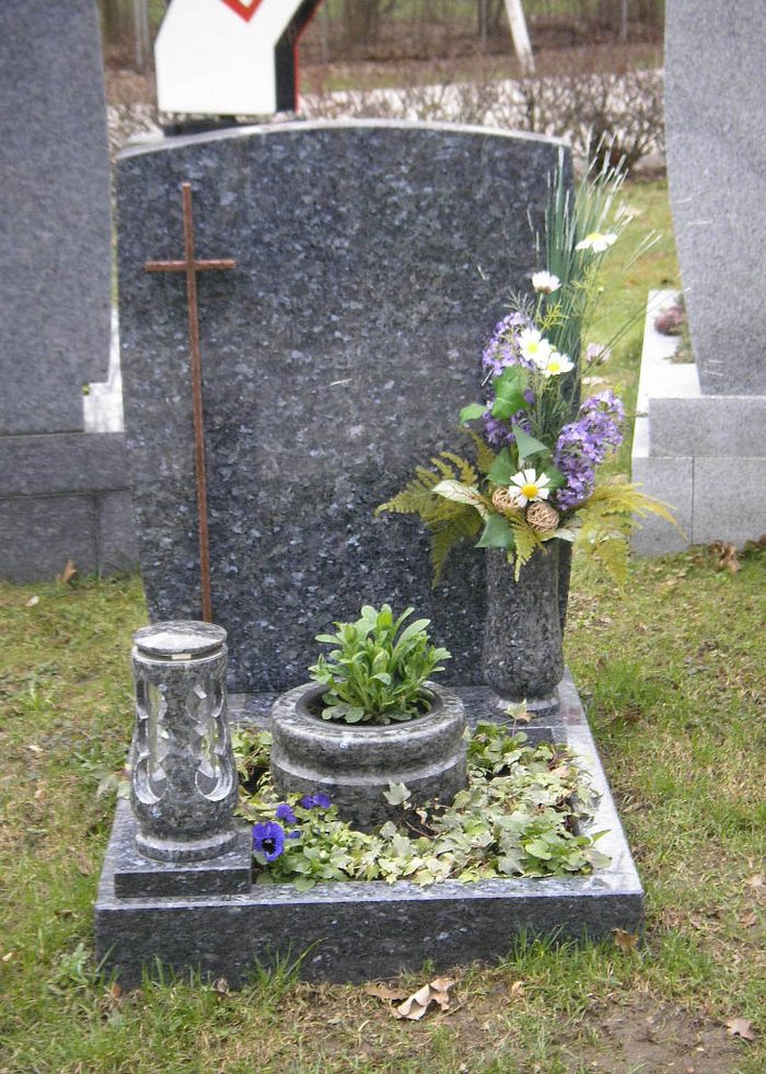 Urnengrab – Beispiel 14, Lentia Marmor