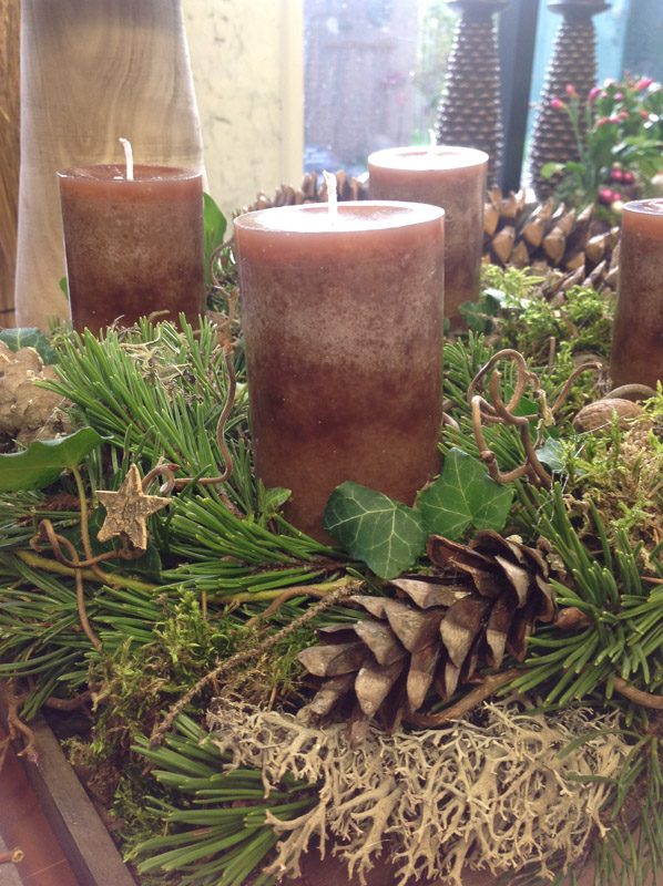 Weihnachtsgestecke – Beispiel 20, Lentia Marmor