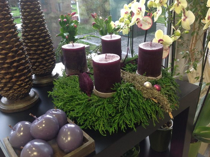 Weihnachtsgestecke – Beispiel 16, Lentia Marmor