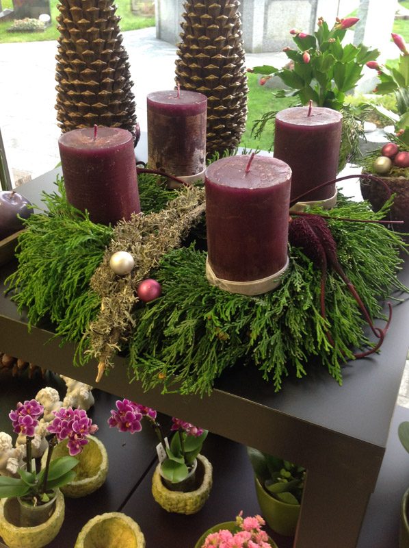 Weihnachtsgestecke – Beispiel 14, Lentia Marmor