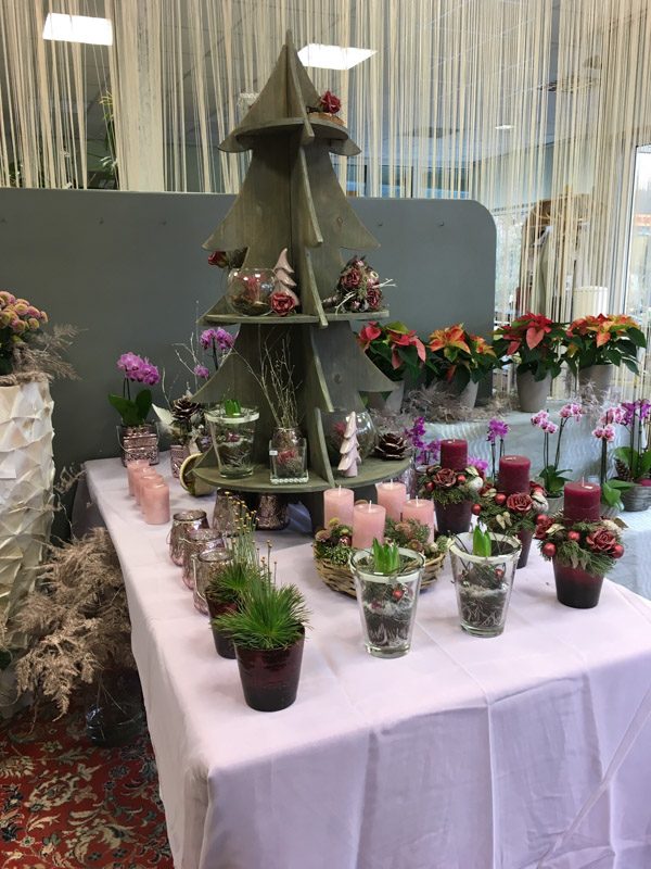 Weihnachtsgestecke – Beispiel 10, Lentia Marmor