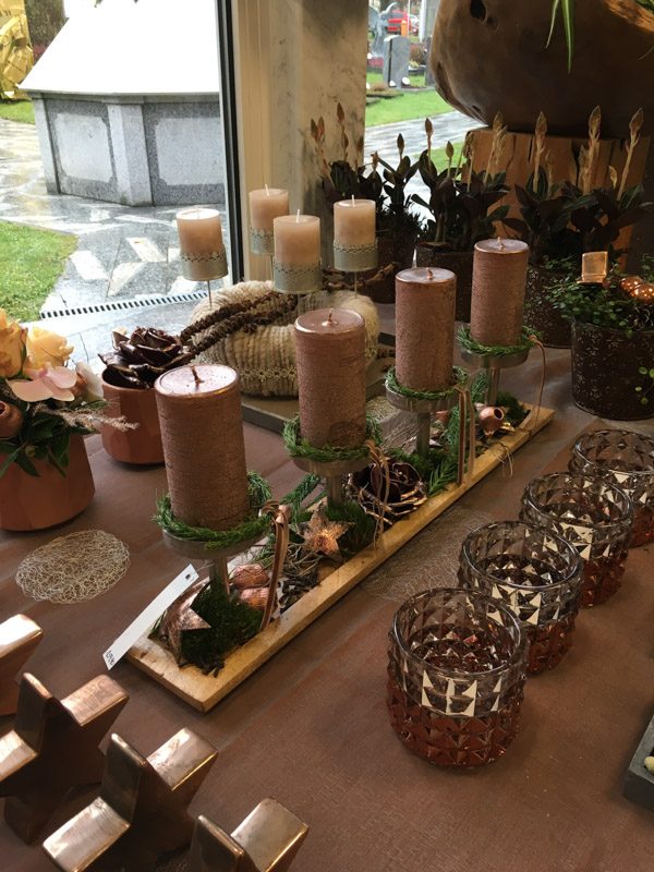 Weihnachtsgestecke – Beispiel 8, Lentia Marmor