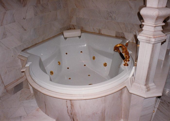 Badezimmer – Beispiel 4, Lentia Marmor